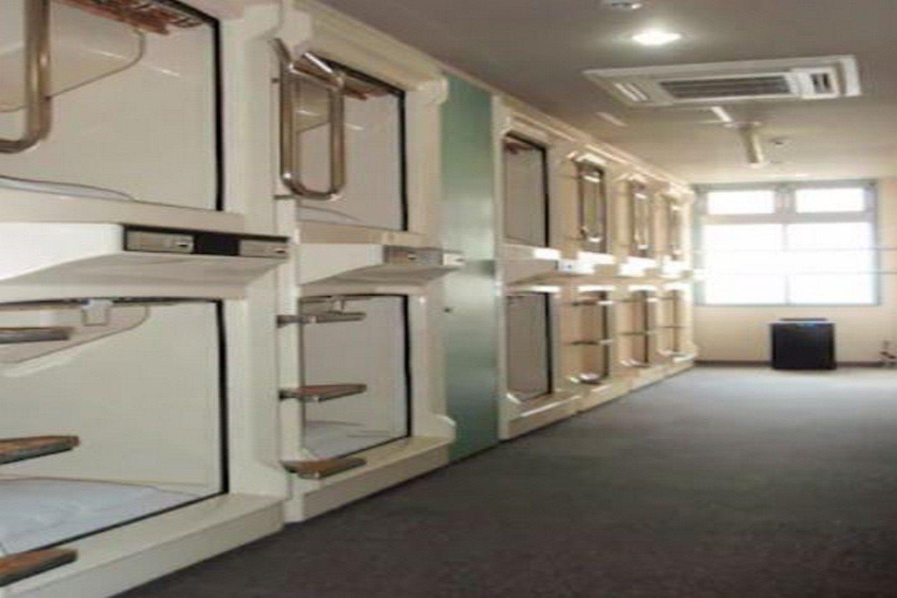 Capsule Hotel Kobe Sannomiya (Adults Only) Eksteriør billede