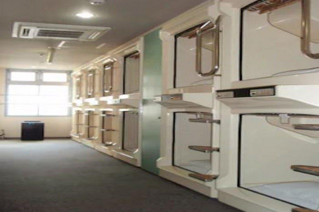 Capsule Hotel Kobe Sannomiya (Adults Only) Eksteriør billede