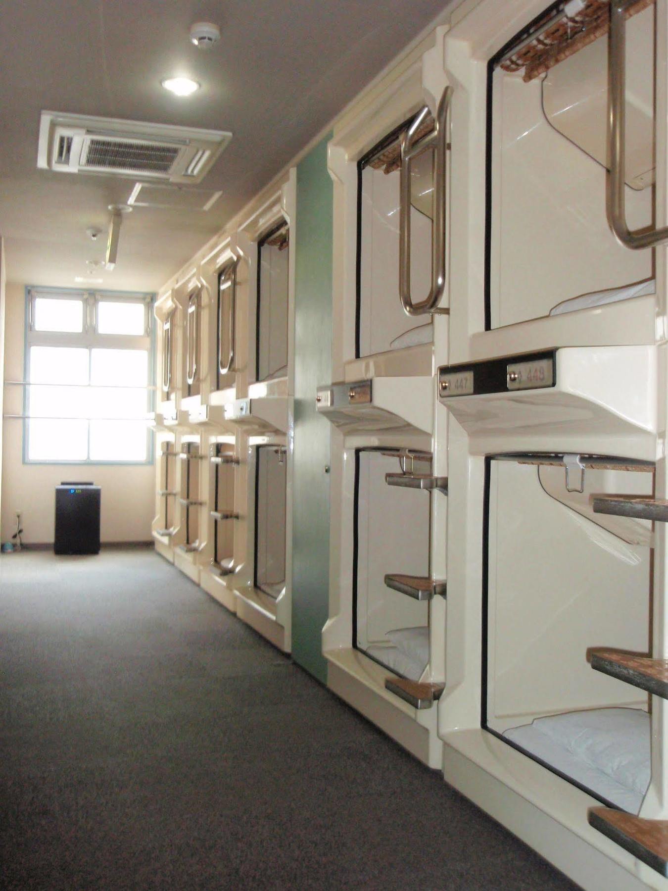 Capsule Hotel Kobe Sannomiya (Adults Only) Eksteriør billede